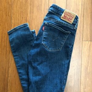 Levi’s 711 Skinny Jeans
